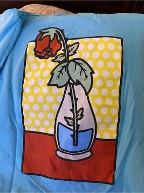 ALAB Blue Graphic Tee with Pop Art Rose men’s medium euc